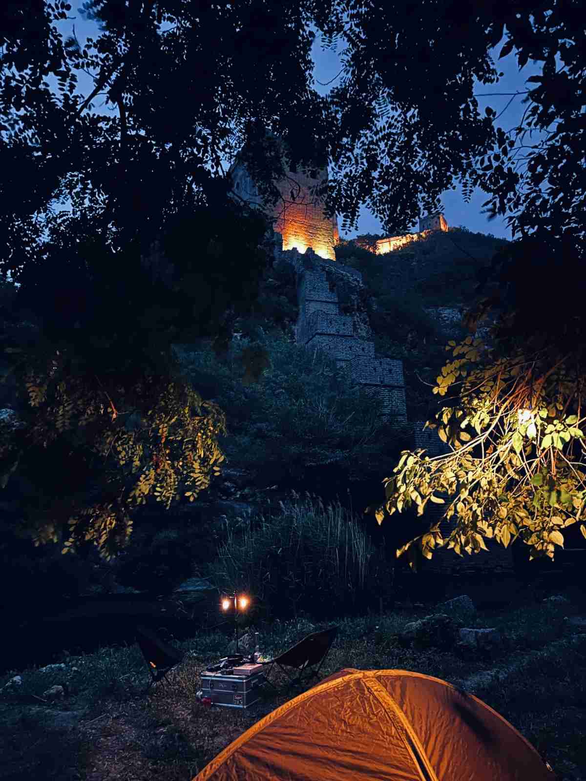 Camping at the foot of the Great Wall 2